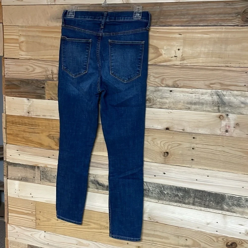 GAP size 27R true skinny super high-rise crop dark wash jeans